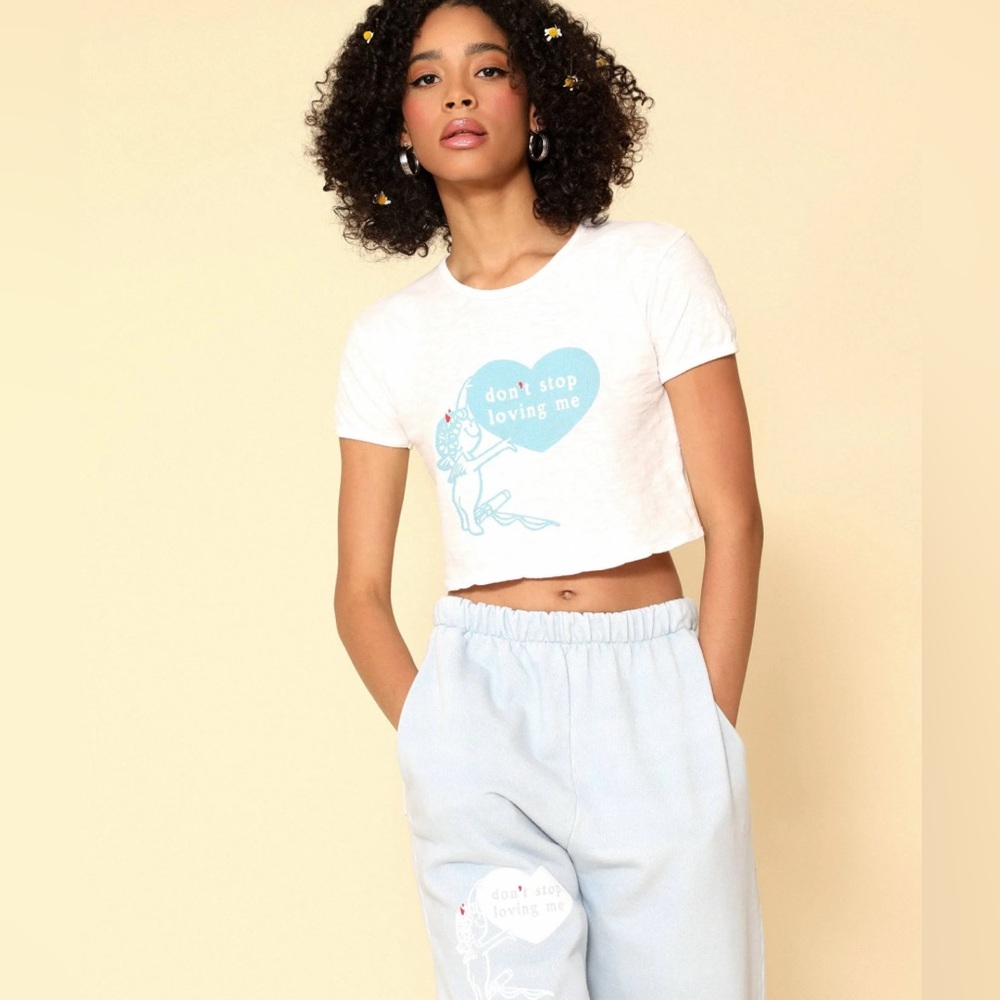 Boys Lie Don’t stop Loving Me cropped tee sz Small